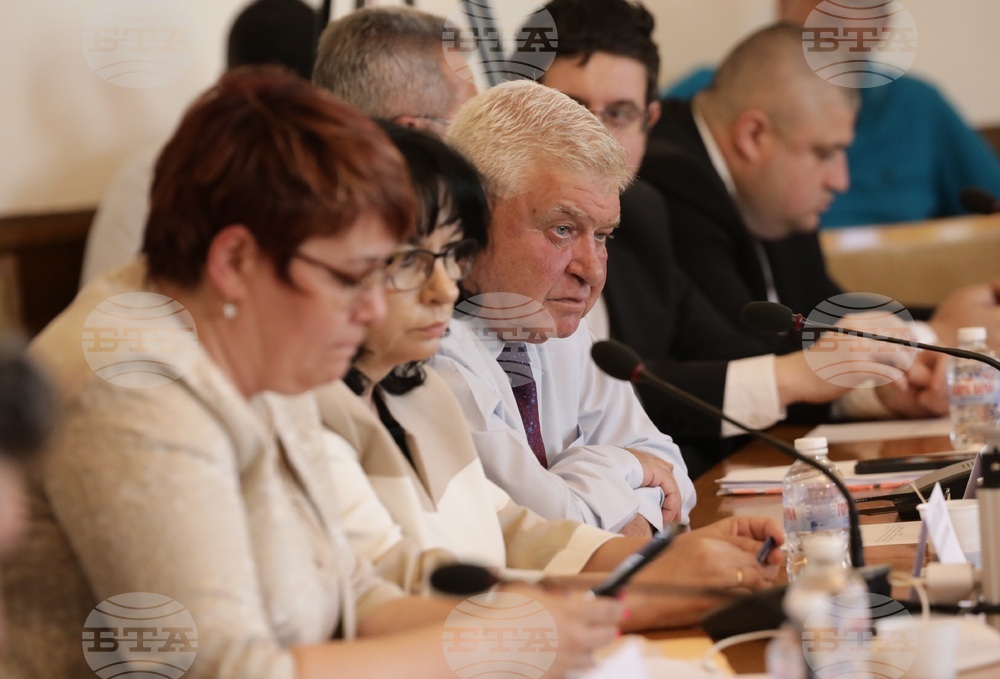 Парламент - Комисия по бюджет и финанси