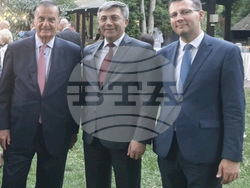 На форума за глобалната сигурност в Букурещ! Мустафа Карадайъ се срещна с ген. Джеймс Джоунс и Робърт Питънджър