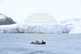 First Group of Spanish Scientists, Logisticians Leaves RSV 421, Heads to Juan Carlos I Spanish Antarctic Base