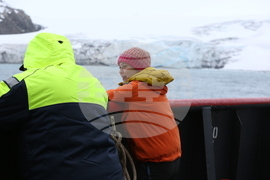 First Group of Spanish Scientists, Logisticians Leaves RSV 421, Heads to Juan Carlos I Spanish Antarctic Base