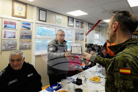 Национална антарктическа експедиция - испански учени и логистици - база - прибиране