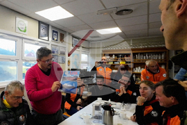 Национална антарктическа експедиция - испански учени и логистици - база - прибиране