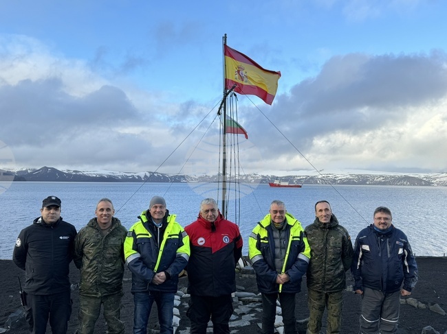 Национална антарктическа експедиция - испански учени и логистици - база - прибиране