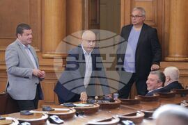 Парламент - липса на кворум