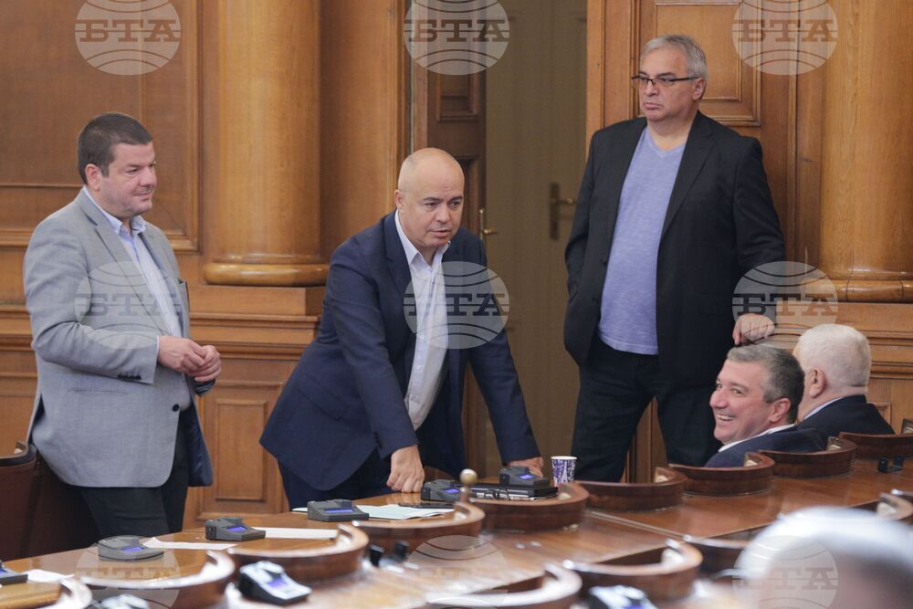 Парламент - липса на кворум