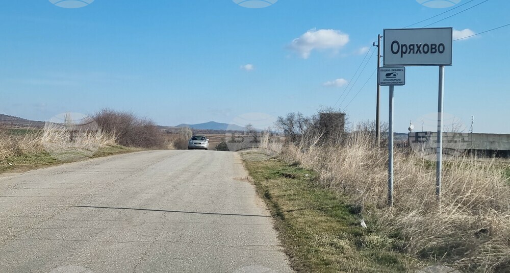 Пожар унищожи стопански постройки, къща и фураж в любимецкото село Оряхово