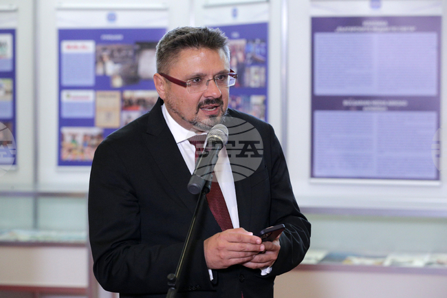 Парламент - БТА - изложба за българските медии по света