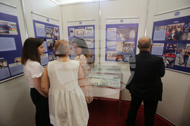 Парламент - БТА - изложба за българските медии по света