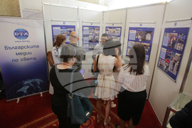 Парламент - БТА - изложба за българските медии по света