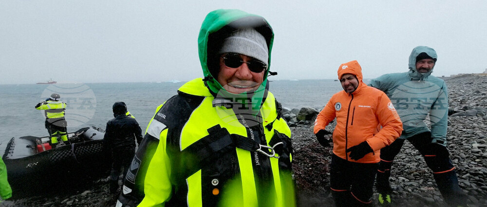 Final Group of Bulgarian Antarctic Explorers Arrives on Livingston Island