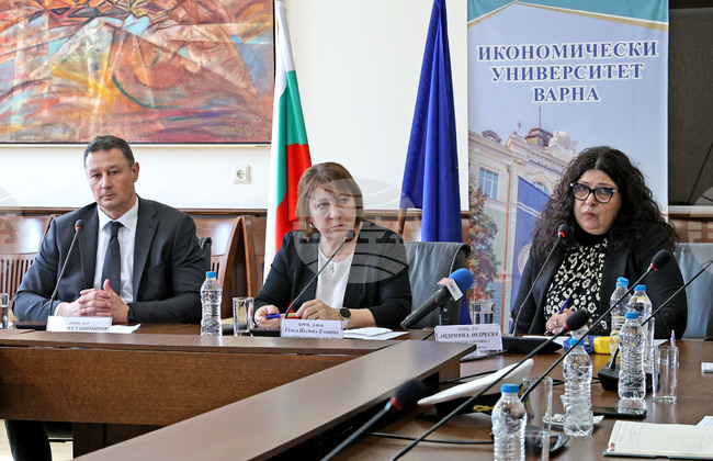 Варна - Икономически университет - форум