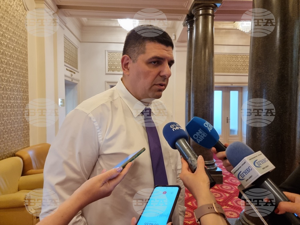 Ивайло Мирчев води в Бургас листата на "Демократична България – обединение"
