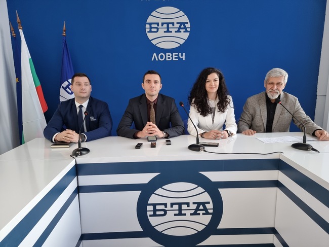 Пресконференция на "Продължаваме Промяната - Демократична България" (ПП-ДБ)