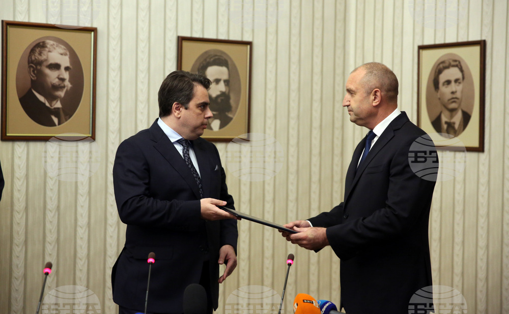 Румен Радев - Асен Василев - мандат