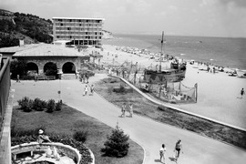 Курортен  комплекс "Златни пясъци" - хотел "Гларус"