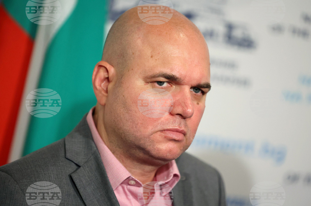 Депутати от ПГ "Демократична България" внесоха в парламента проект на решение за изслушване на Володимир Зеленски