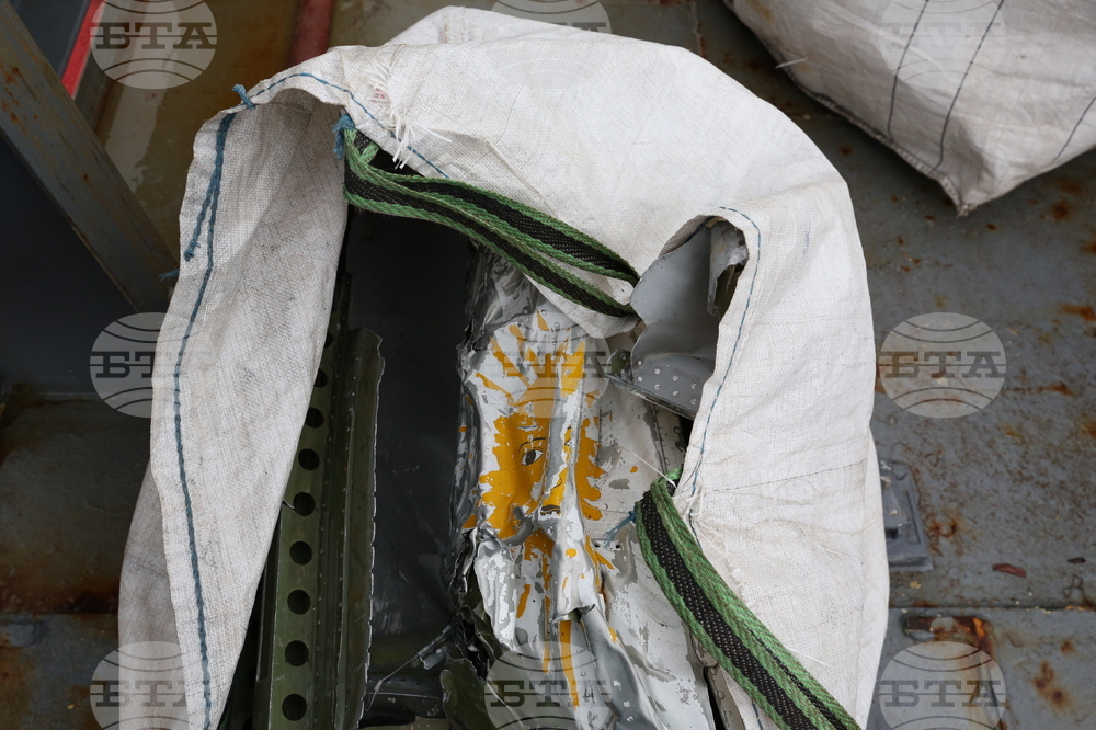 Commemorative Event Held Aboard RSV 421 Next to Fragments of Crashed Argentine Aircraft Found by Bulgarian Researchers in Antarctica