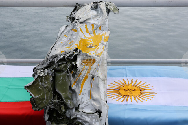 Commemorative Event Held Aboard RSV 421 Next to Fragments of Crashed Argentine Aircraft Found by Bulgarian Researchers in Antarctica
