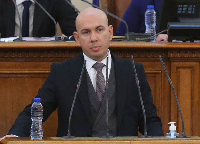 От "Възраждане" поискаха реакция от българското правителство на "антибългарската истерия" в Северна Македония