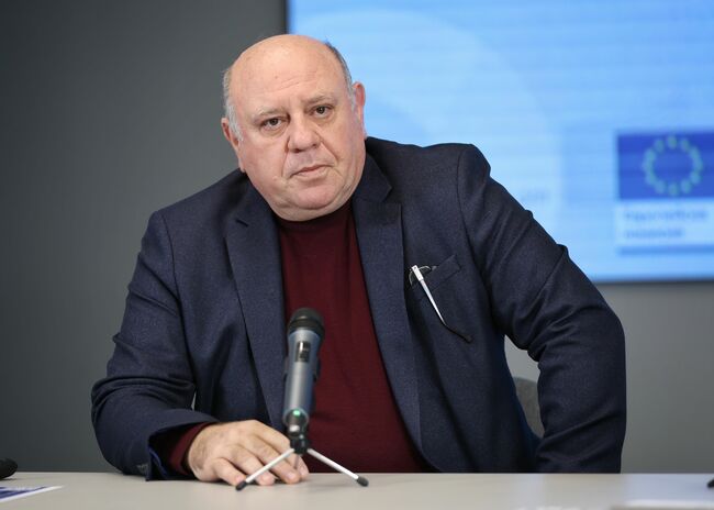 В Бургас се реализират проекти с европейско финансиране за изграждане на ново дълбоководно корабно място и ферми за аквакултури, каза кап. Живко Петров