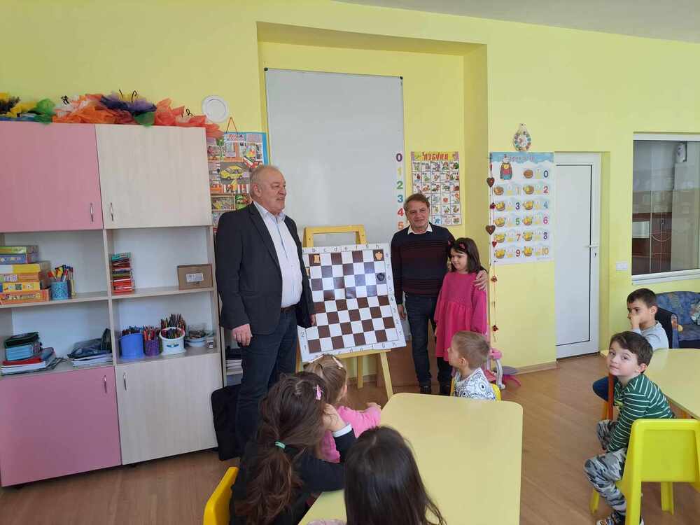 Община Смолян: Спортен шахматен клуб „Родопа Смолян“ вече е факт, започнаха тренировките на децата от ДГ „Буратино“