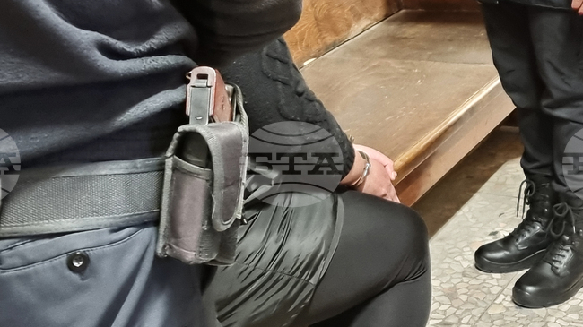 Предприети са дисциплинарни мерки срещу полицейски служител, опитал да пренесе наркотично вещество през държавната граница 