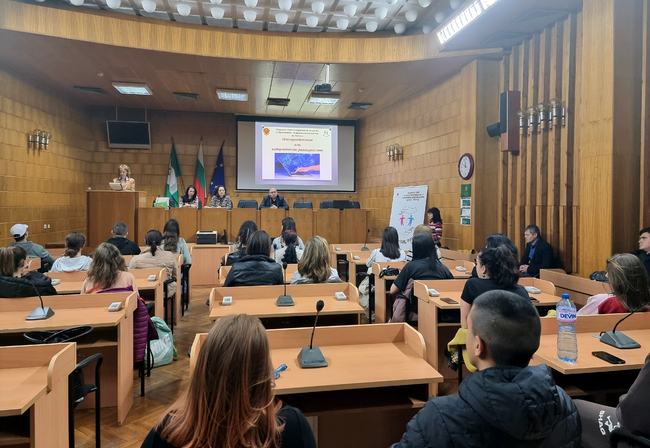Превенцията е един от двата основни пътя за справяне с интернет зависимостите, каза експерт на кръгла маса по темата в Разград