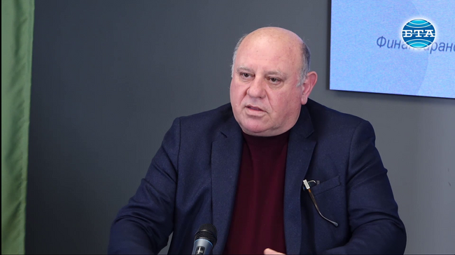 В Бургас се реализират проекти с европейско финансиране за изграждане на ново дълбоководно корабно място и ферми за аквакултури, каза кап. Живко Петров