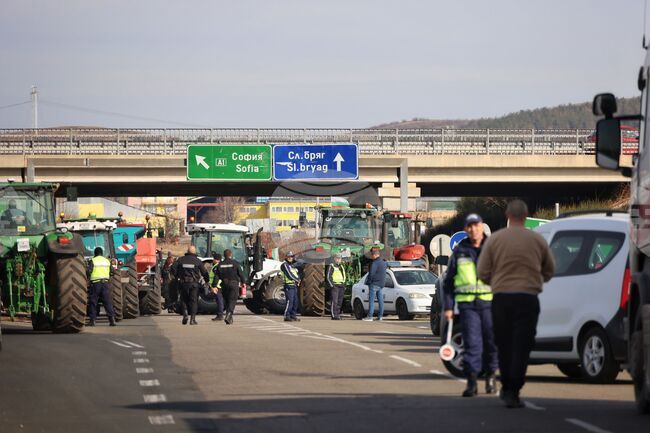 Камено - Българово - магистрала "Тракия" - земеделски производители - протест