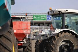 Камено - Българово - магистрала "Тракия" - земеделски производители - протест