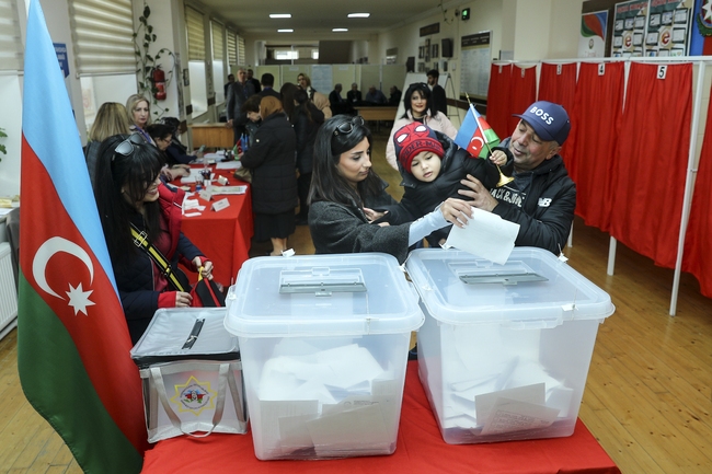 В Азербайджан на 1 септември ще бъдат произведени предсрочни парламентарни избори
