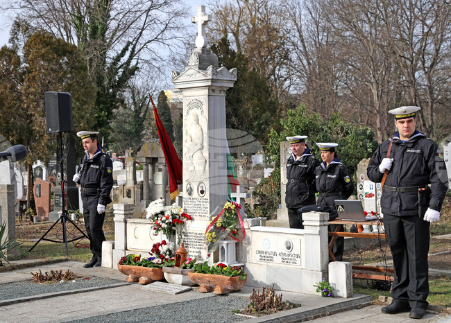 Варна - Капитан Петко войвода - паметник - годишнина