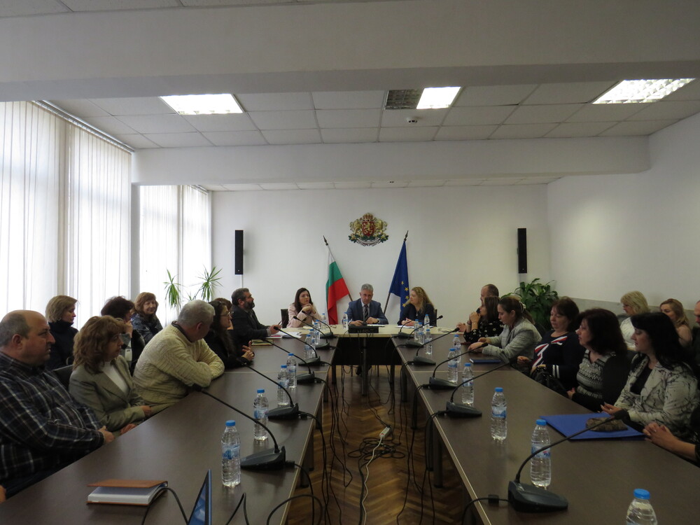 Работна среща с директори на училища от област Шумен за обсъждане на план-приема в VIII клас за учебната 2024/2025 година 