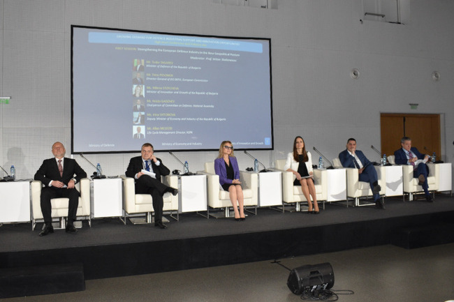 Зам.-министър Щонова: Стойността на сключените договори между български компании и структури на НАТО значително нарасна