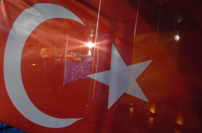 Мястото на Турция в европейската архитектура за сигурност ще бъде определено не според очакванията на Европа, а според нашите интереси, заяви турското министерство на отбраната