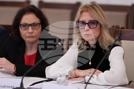 Парламент - Комисия по икономическа политика и иновации