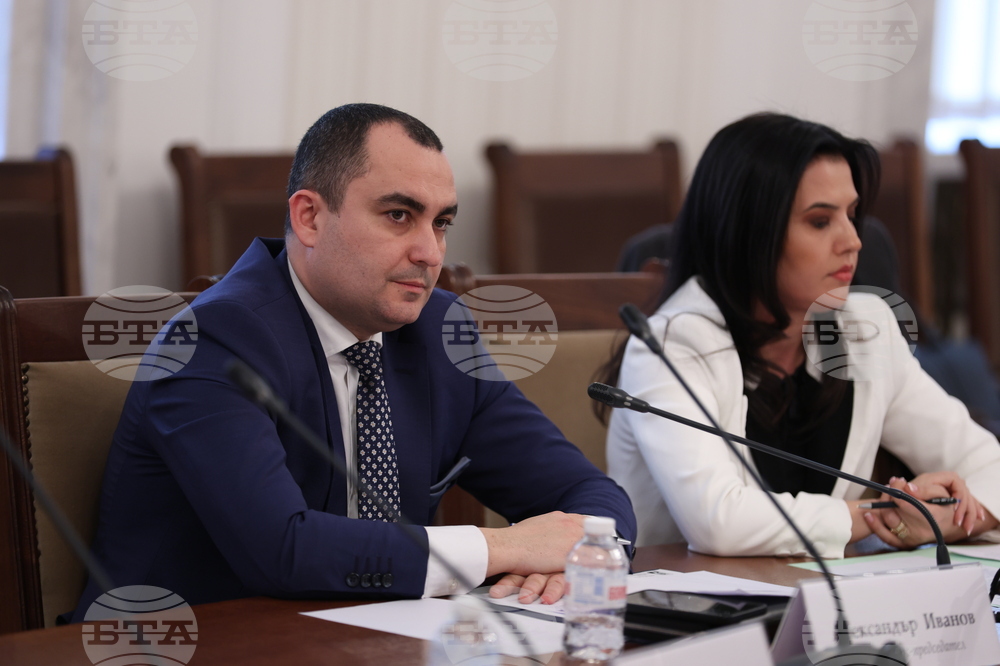 Парламент - Комисия по икономическа политика и иновации