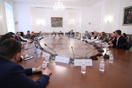 Парламент - Комисия по икономическа политика и иновации