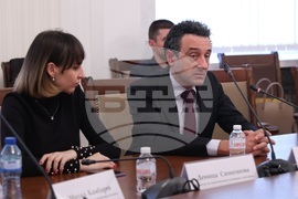 Парламент - Комисия по икономическа политика и иновации