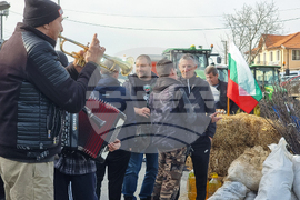 Село Шереметя - земеделци - протест