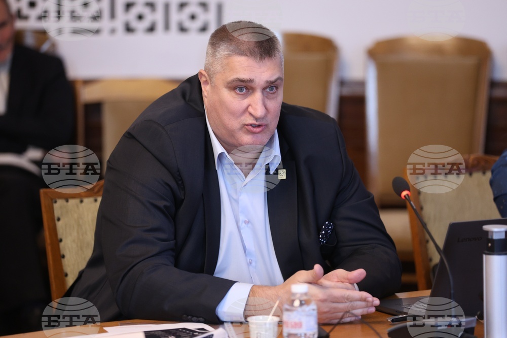 Президентът на Българска федерация волейбол Любомир Ганев ще гостува в Добрич