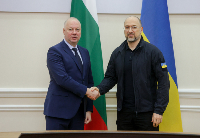 НС: България подкрепя санкциите на ЕС, наложени на Русия, и вярваме, че това е мощен инструмент в отговор на руската агресия в Украйна, заяви председателят на Народното събрание Росен Желязков пред премиера на Украйна Денис Шмигал