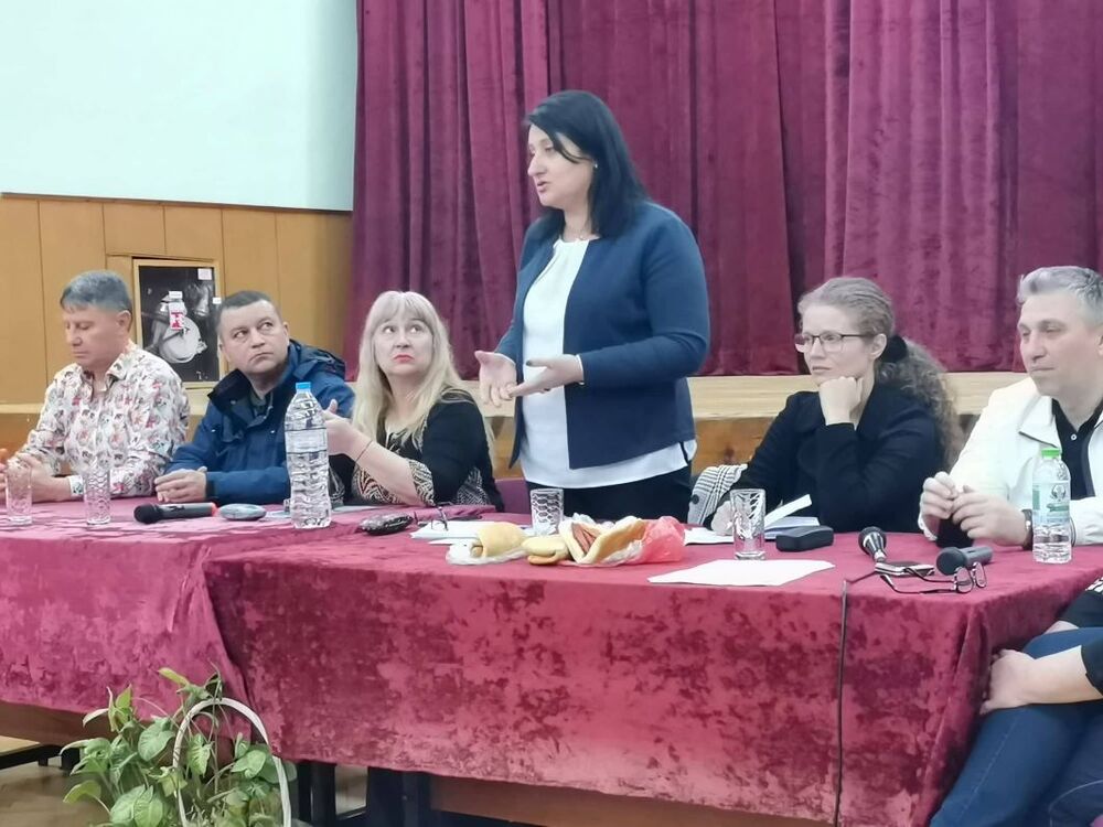 Община Плевен: Качеството на закуските за малките ученици в училище обсъждаха на обща среща учители, родители и ангажираните с проблема институции в Плевен