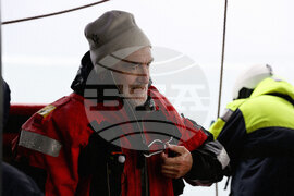 Полустров Байес - Военен научноизследователски кораб „Св. Св. Кирил и Методий“ - НИК 421