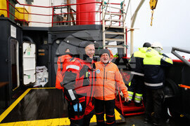 Полустров Байес - Военен научноизследователски кораб „Св. Св. Кирил и Методий“ - НИК 421