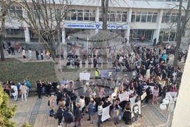 Добрич - представители на професионални гимназии - протест