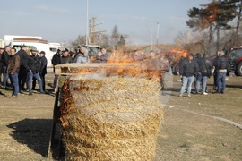 Дунав мост - земеделци - протест