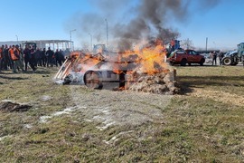Село Труд - земеделски производители - протест