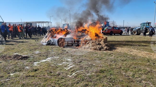 Село Труд - земеделски производители - протест