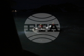 Bulgarian Naval Research Vessel Helps Spanish Antarctic Explorers Open Field Camp on Byers Peninsula